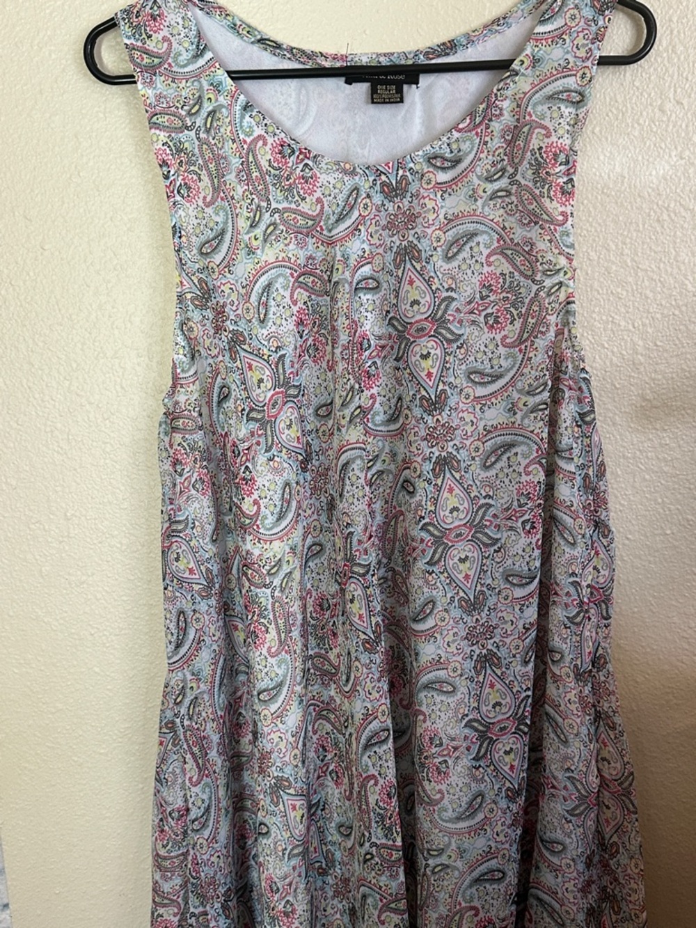 Paisley flowy swing dress 
Multi colored.. light weight..
Comfortable dress.